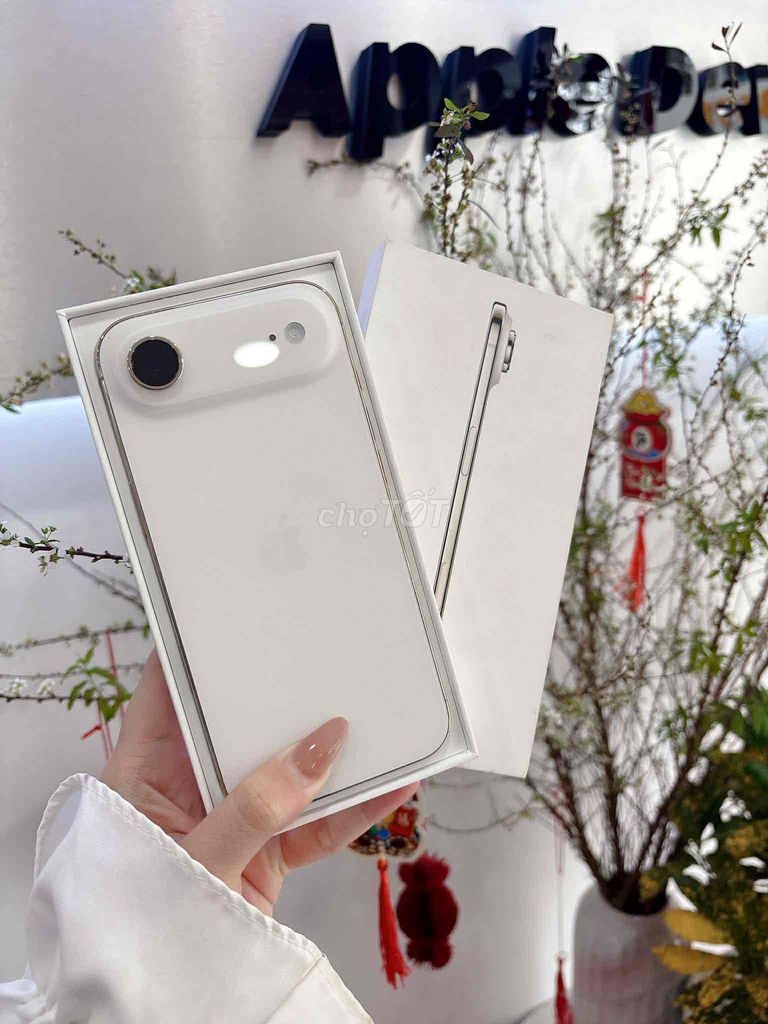 Apple iPhone 17 Air 256GB Trắng. Mua bán Điện thoại tại Thành phố Đà Lạt Lâm Đồng được đăng bởi HD STORE 235 bùi thị xuân đà lạt hình 1