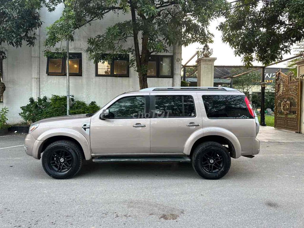 Ford Everet sx 2009. Mua bán Ô tô tại Quận Cầu Giấy Hà Nội được đăng bởi Chi Chi hình 3