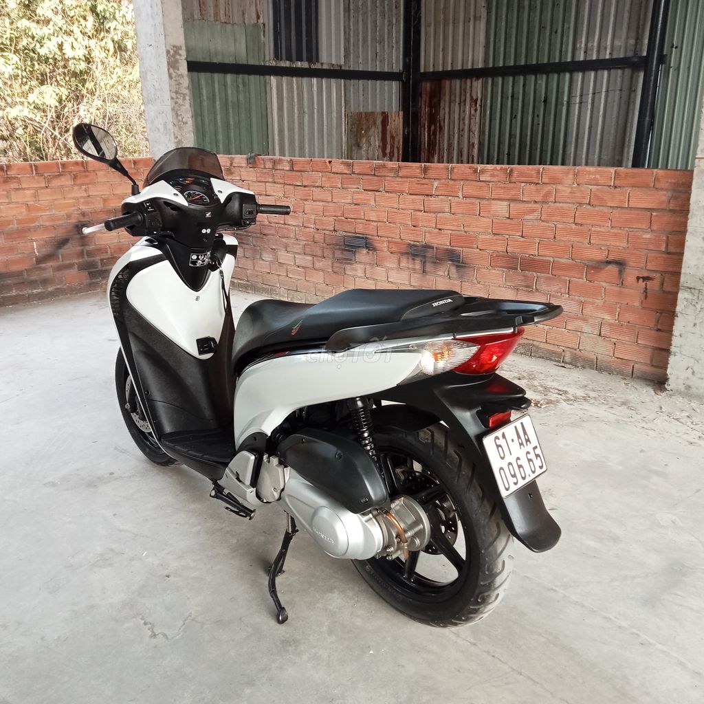 Xe bán honda SH Ý 150 đầu số máy 1072277,số  đẹp. Mua bán Xe máy tại Thành phố Thủ Dầu Một Bình Dương được đăng bởi votan hình 3