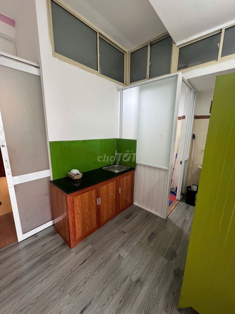 Căn Hộ Dịch Vụ, 1 PN Riêng Biệt, Ban Công View Công Viên, Ngay CMT8 cách mạng tháng tám, Phường 12, Quận 10, Tp Hồ Chí Minh Quận 10 Tp Hồ Chí Minh