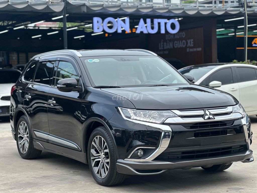Mitsubishi Outlander 2018 2.0 Premium màu đen. Mua bán Ô tô tại Quận Long Biên Hà Nội được đăng bởi BON AUTO hình 2