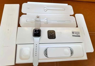 cần bán apple watch sr9/41 trắng keng nét pin 100%