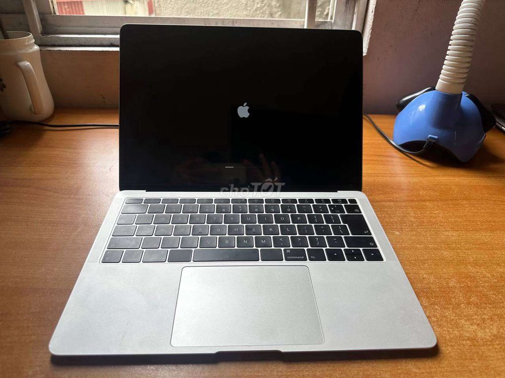 Apple MacBook Air 2019 i5 8GB/128GB Bạc. Mua bán Laptop tại Quận Thanh Xuân Hà Nội được đăng bởi Thành V hình 1