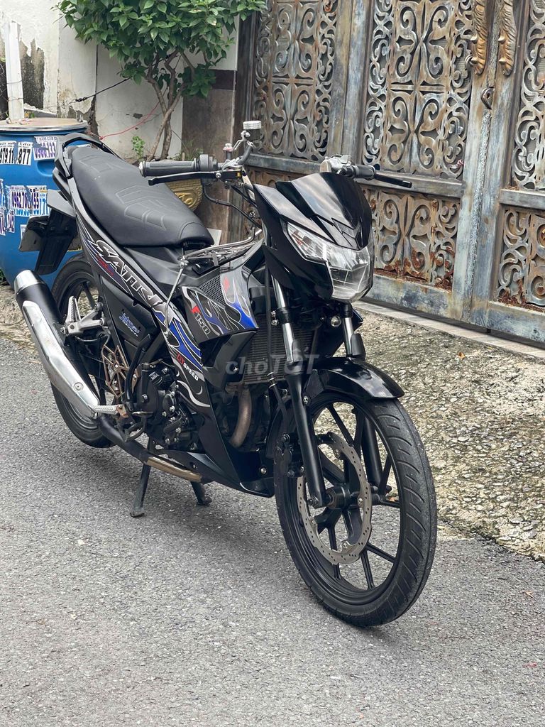 Suzuki Raider F150 Fi черный, в отличном состоянии