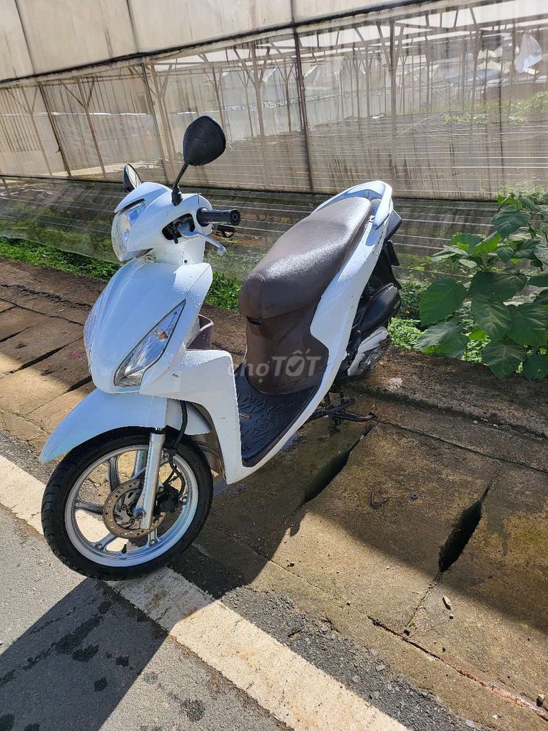 Cần bán Vision 2015. Mua bán Xe máy tại Thành phố Đà Lạt Lâm Đồng được đăng bởi Đồ gỗ cũ Đà Lạt hình 2