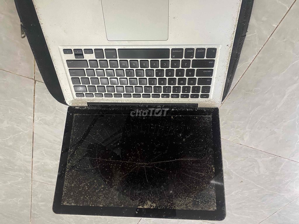 Apple Macbook Pro Retina 2015 i5 13 inch 8GB. Mua bán Laptop tại Thành phố Trà Vinh Trà Vinh được đăng bởi Lê Hoàng Phi hình 1