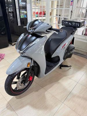 Honda SH350i 2023 odo 3800km