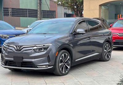 Vinfast VF8 Plus Bản Mỹ 2023 Xám