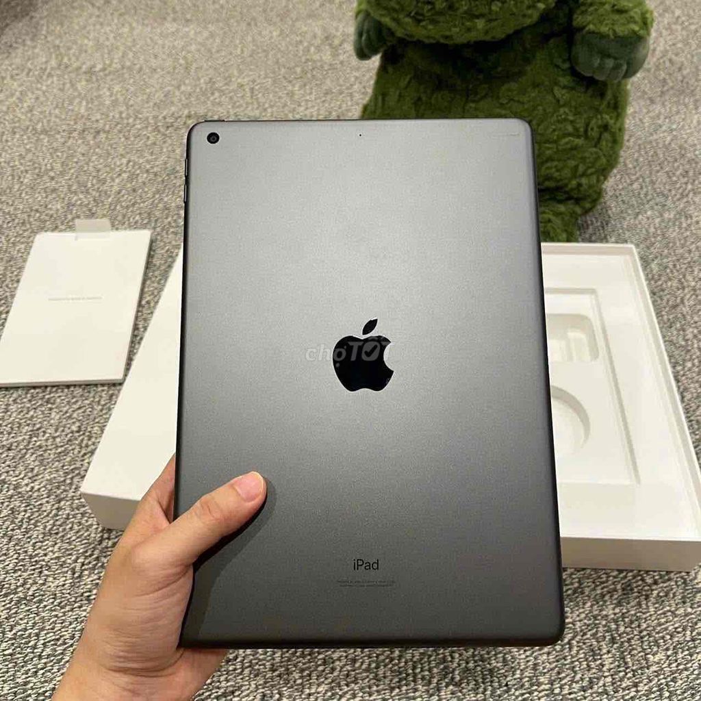 Cần thanh lý em ipad gen 9 màu xám còn mới 99%