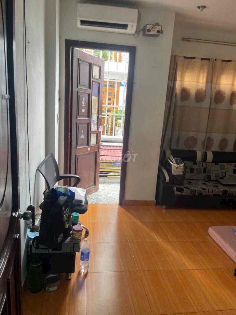 CHO THUÊ - 7.5tr/tháng (có 2 máy lạnh) Gần Aeon Tân Phú