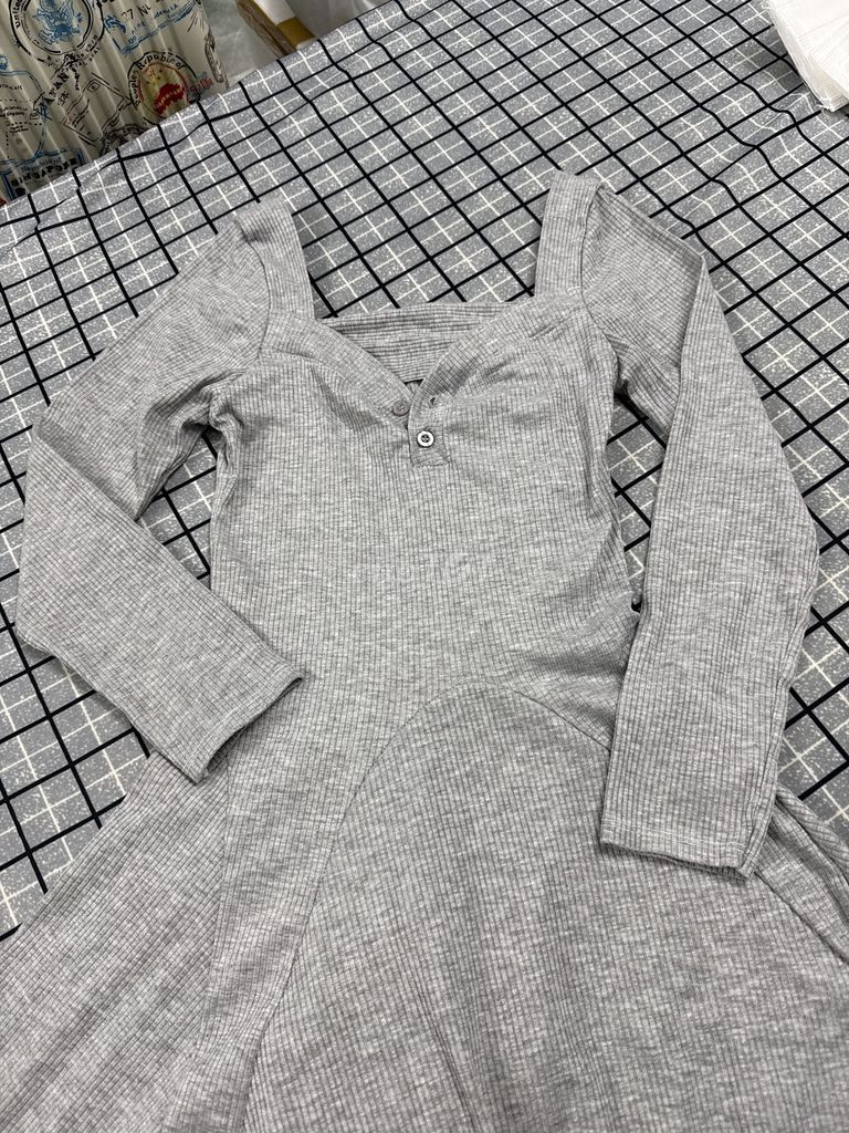 Đầm nữ vải gân xám chưa mặc. Mua bán Quần áo tại Quận Phú Nhuận Tp Hồ Chí Minh được đăng bởi Helen Lam hình 1