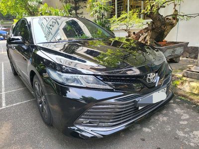 Toyota Camry 2019 2.0G xe cá nhân màu đen ko KDVT