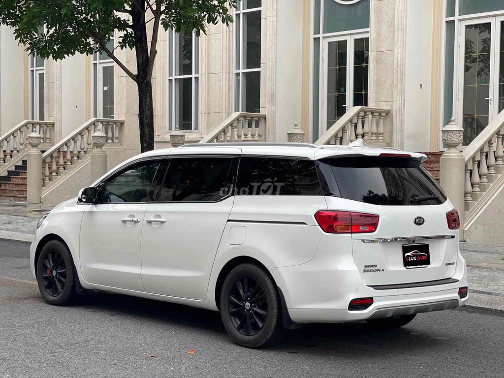 Kia Sedona 2019 2.2 DAT Luxury - 107000 km. Mua bán Ô tô tại Thành phố Thủ Đức Tp Hồ Chí Minh được đăng bởi Văn Dũng hình 4