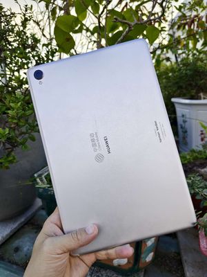 Huawei MediaPad m6 hổ trợ sim + wifi. Mua bán Máy tính bảng tại Quận Bình Tân Tp Hồ Chí Minh được đăng bởi Anh Rin