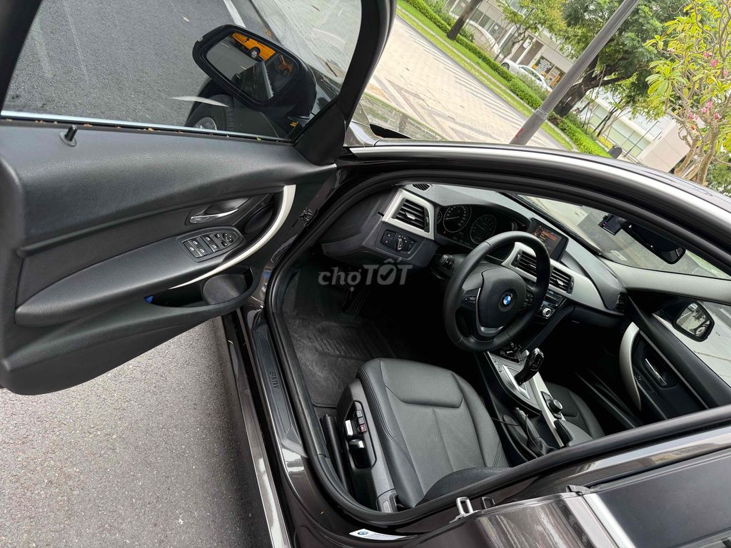 BMW 3 Series 2015 320i - 45000 km. Mua bán Ô tô tại Quận 7 Tp Hồ Chí Minh được đăng bởi Bao le hình 4