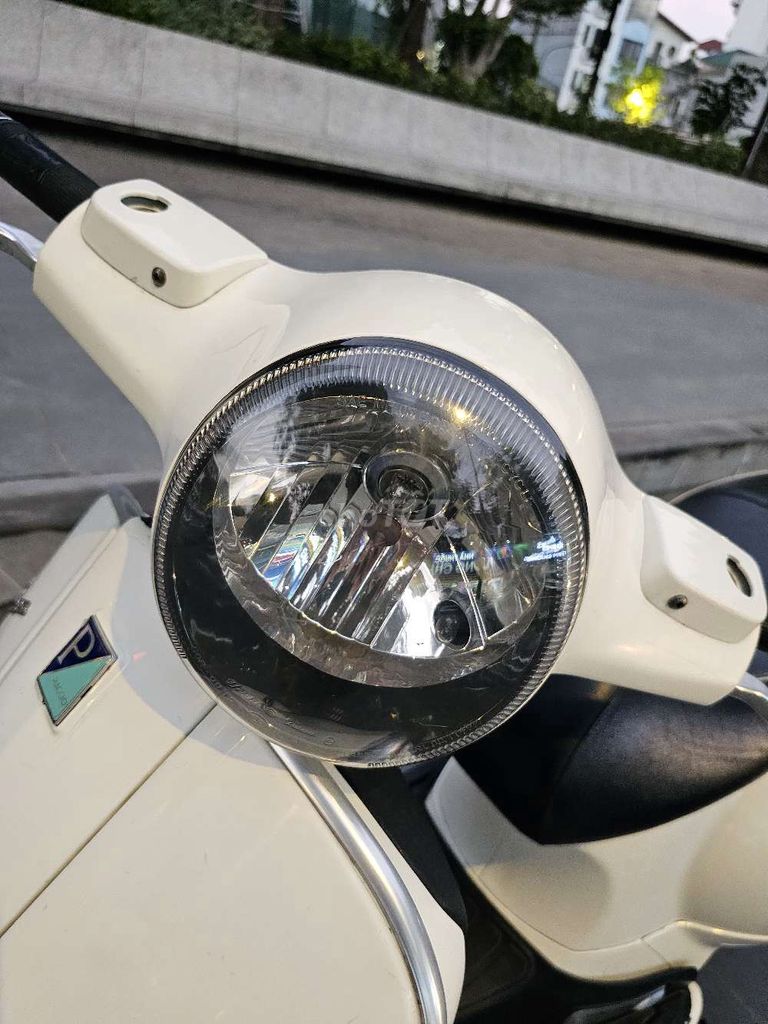 Cực đẹp GTS 125 3vie trắng. Mua bán Xe máy tại Quận Ba Đình Hà Nội được đăng bởi Bách hình 12