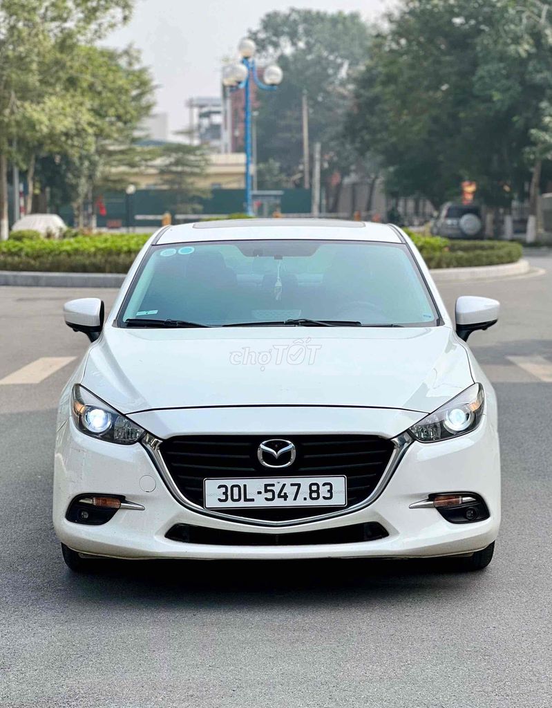 Mazda 3 2017 1.5 AT Sedan - 8 km