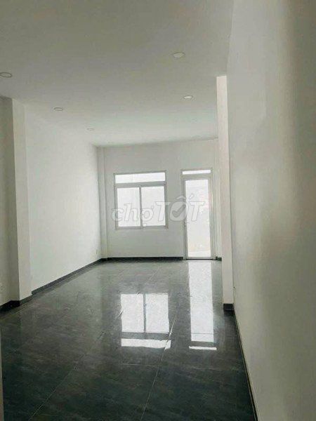 CHO THUÊ NHÀ NGUYÊN CĂN MẶT TIỀN ĐƯỜNG CMT8 Q3, DT 4X30M GIÁ 59TR