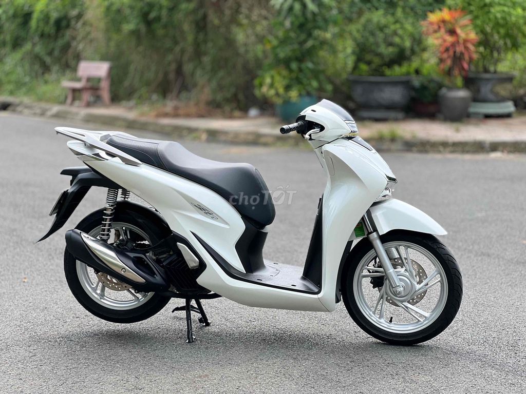 Shvn 125 Trắng Đen 2024 Leng Keng Uỷ Quyền Có Góp🎉. Mua bán Xe máy tại Thành phố Biên Hòa Đồng Nai được đăng bởi Xe Máy Phát Đồng hình 2