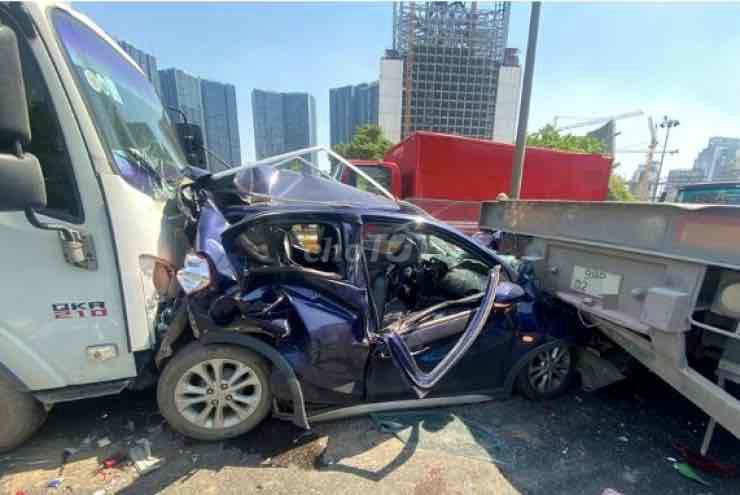 MUA Ô TÔ XE TẢI DU LỊCH HƯ CŨ NGẬP NƯỚC CHÁY NỔ. Mua bán Ô tô tại Thành phố Thuận An Bình Dương được đăng bởi phát hình 1