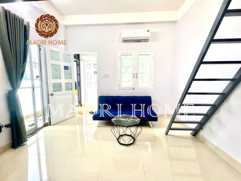 Duplex Balcony 40m2 Thang Máy Ngay Ngã Tư Hàng Xanh Quận Bình Thạnh