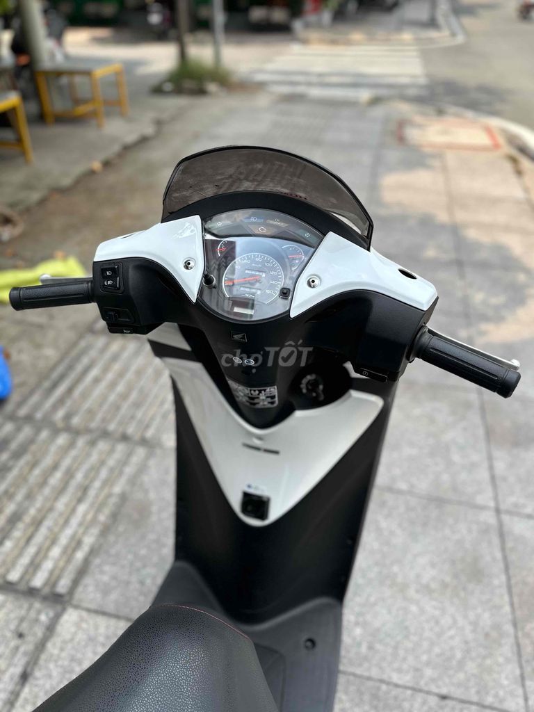 sh 150i nhập Ý sm105 đk 2011 bstp ngây chủ xe zin. Mua bán Xe máy tại Quận Tân Phú Tp Hồ Chí Minh được đăng bởi VÕ MINH HẬU hình 3