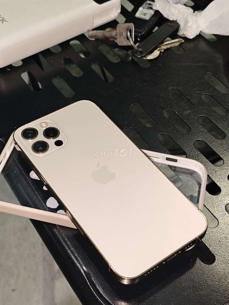 Apple iPhone 12 Pro 128GB Vàng 5G. Mua bán Điện thoại tại Thành phố Dĩ An Bình Dương được đăng bởi Văn Tiến hình 1