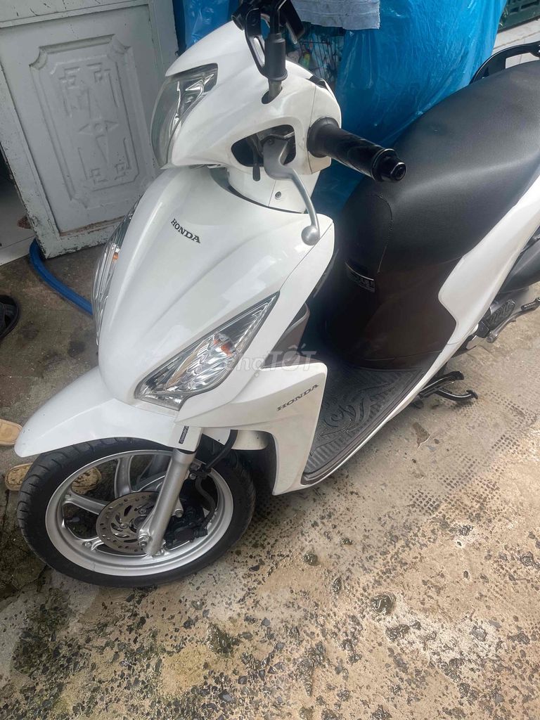 Honda Vision 2015 Trắng 19000 km. Mua bán Xe máy tại Huyện Bình Chánh Tp Hồ Chí Minh được đăng bởi Kaiz hình 3
