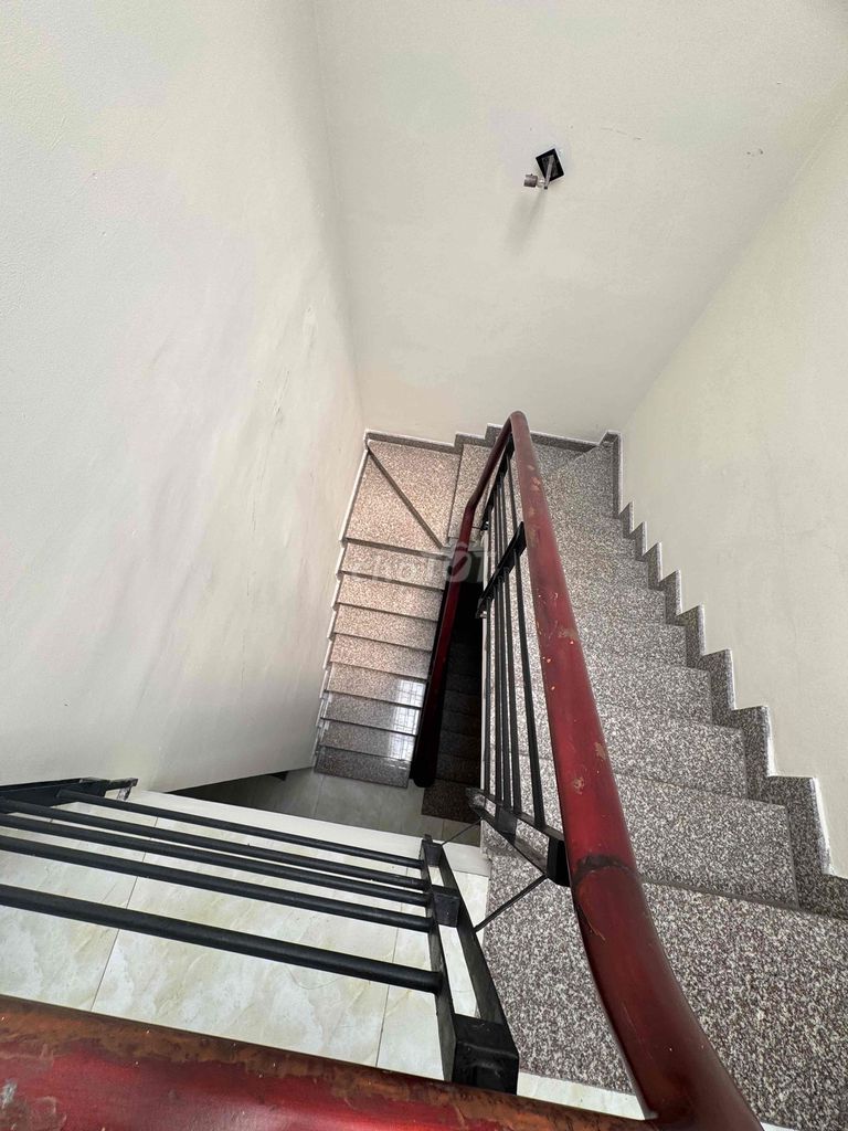 ДОМ MTKD DUONG VAN В АРЕНДУ [4 м x 13,5 м] Первый этаж, 2 этаж - 4 спальни - 3 туалета