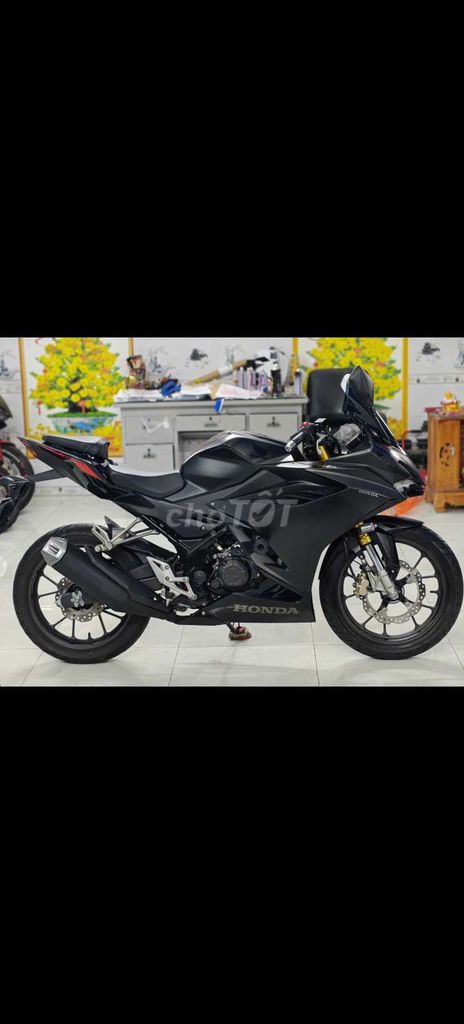 Xe máy Honda CBR150R ABS Đen 2023. Mua bán Xe máy tại Huyện Bình Chánh Tp Hồ Chí Minh được đăng bởi Đông Moto Bình chánh  hình 2
