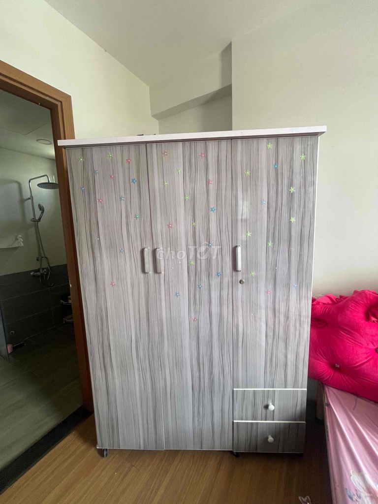 Tủ quần áo gỗ công nghiệp. Mua bán Tủ, kệ gia đình tại Thành phố Dĩ An Bình Dương được đăng bởi Tú Khanh hình 1