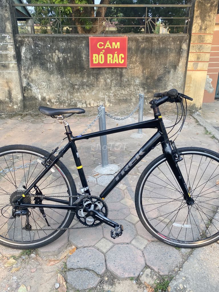 Xe TREK Livestrong