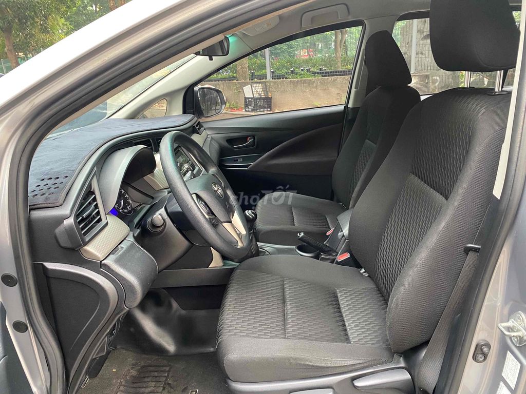 Toyota Innova 2017 2.0E - 98000 km. Mua bán Ô tô tại Quận Thanh Xuân Hà Nội được đăng bởi Bảo Hùng hình 4
