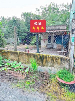 Đất ngộp sát QL22B ngang 6 dài 20 thổ cư 100 SHR, giá 490tr nhà dân đô. Mua bán đất tại Huyện Gò Dầu Tây Ninh được đăng bởi NHÀ ĐẤT TÂY NINH