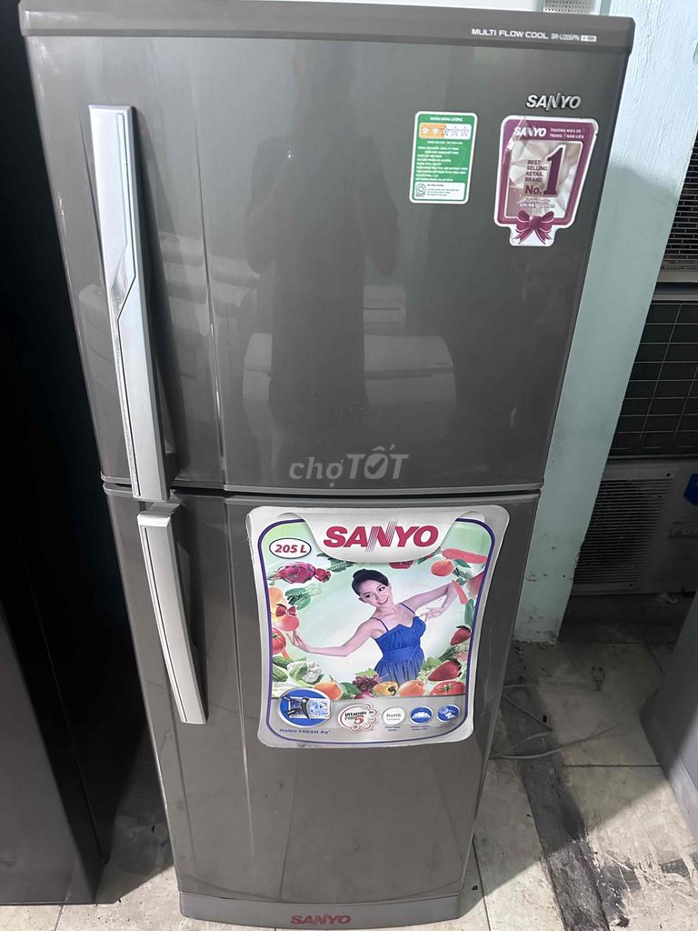 Tủ lạnh Sanyo SR-U205PN Xám 205 lít. Mua bán Tủ lạnh tại Quận Liên Chiểu Đà Nẵng được đăng bởi Thanh Bình hình 1