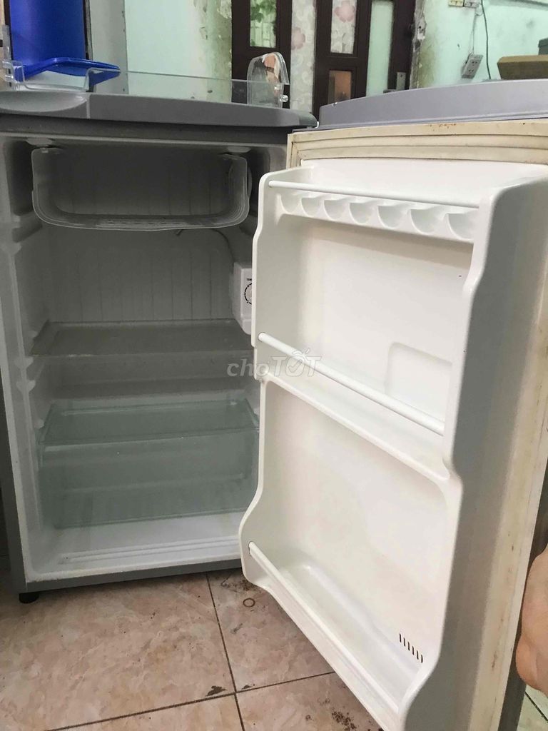 tủ lạnh Sanyo 90L lạnh nhanh k hao điện có bh