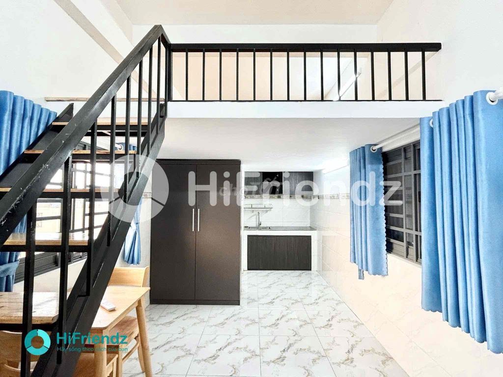 ĐIỆN: 3K  siêu phẩm phòng 2 cửa sổ thoáng có gác cao ngay ngã tư 4 xã