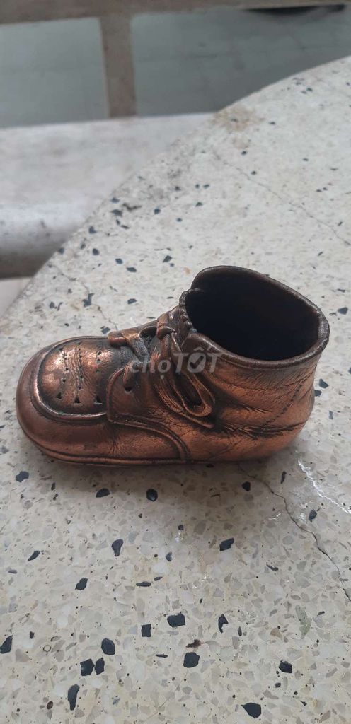Gạt tàn thuốc lá Đồng hình chiếc giày. Mua bán Nội thất, đồ gia dụng khác tại Quận Bình Thuỷ Cần Thơ được đăng bởi Ngọc Tiến  hình 1