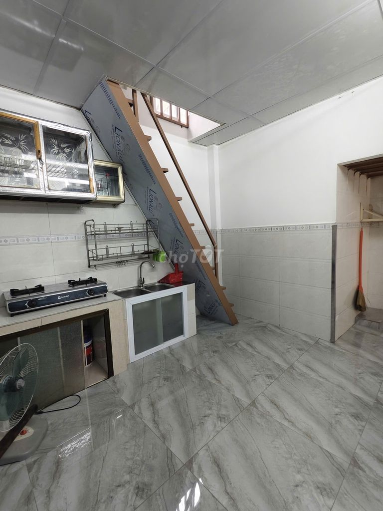 Nhà NC - Cách Mạng Tháng Tám 15m2 1 Trệt 3 lầu 3 Phòng Ngủ riêng
