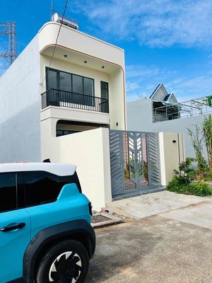 Nhà mới xây xong Có nộ thất ( 5m x 20m ) .1 trệt , 1 Lửng
