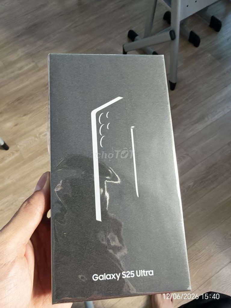 Samsung Galaxy S25 Ultra 256GB Titanium black. Mua bán Điện thoại tại Quận Thanh Xuân Hà Nội được đăng bởi Justin Hoang hình 1