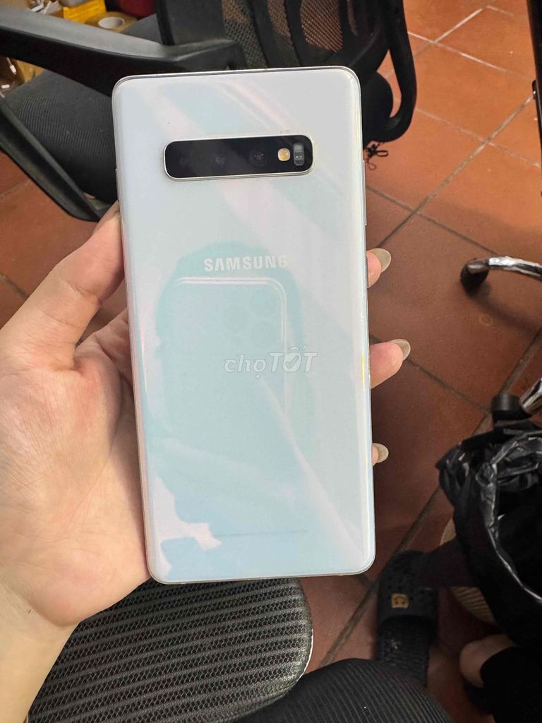 Samsung S10 Plus 128GB Trắng 2 sim vật lý. Mua bán Điện thoại tại Quận Đống Đa Hà Nội được đăng bởi Phương Thảo hình 1