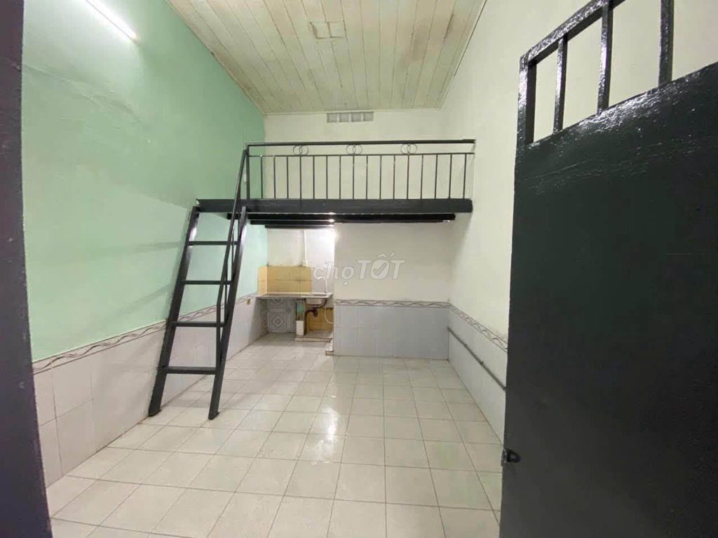 Phòng trọ gần Ga Dĩ An, KCN Sóng Thần, giá 2.3tr