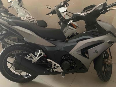 Bán xe Winner X V3 cũ màu bạc. Mua bán Xe máy tại Quận Tân Bình Tp Hồ Chí Minh được đăng bởi Trần Đình Tùng