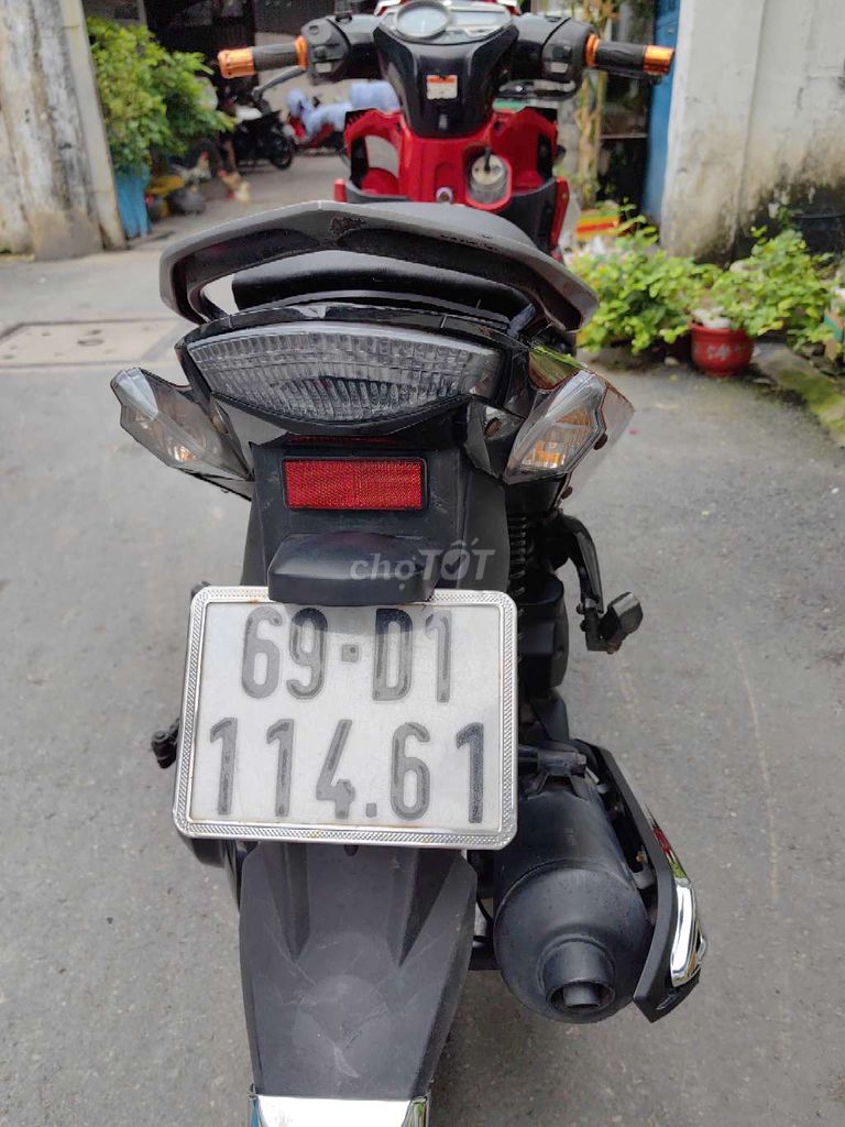 Yamaha Nouvo 5 Fi . Xe đẹp keng. Mua bán Xe máy tại Quận Tân Bình Tp Hồ Chí Minh được đăng bởi Trang Cá Nhân hình 6