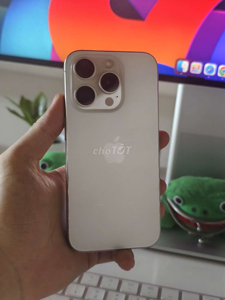 iPhone 15 Pro 256GB Quốc Tế 2 sim vật lý. Zin áp. Mua bán Điện thoại tại Quận Liên Chiểu Đà Nẵng được đăng bởi Minh Hiệp CócXanhMobile hình 1