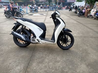 Cần bán xe SH. Mua bán Xe máy tại Huyện Hóc Môn Tp Hồ Chí Minh được đăng bởi Nam