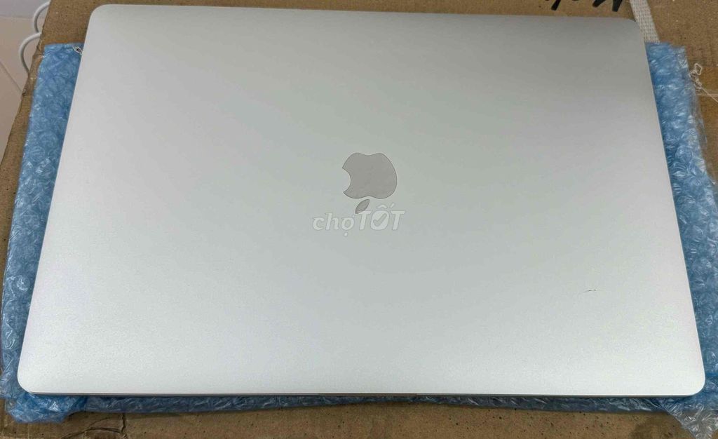 MACBOOK PRO 2018 15": i9, RAM 16/512GB: ĐỒ HOẠ 4GB. Mua bán Laptop tại Quận Ninh Kiều Cần Thơ được đăng bởi ĐIỆN MÁY DUY KHANH hình 1