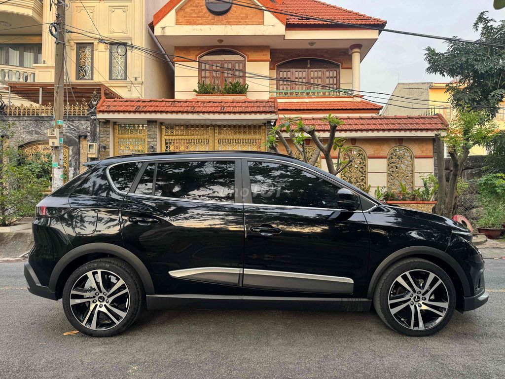 VFe34, sơn zin 100%, 1 chủ, còn RẤT MỚI. Mua bán Ô tô tại Quận Bình Tân Tp Hồ Chí Minh được đăng bởi VÕ LONG HẢI VinFast Chevrolet hình 4