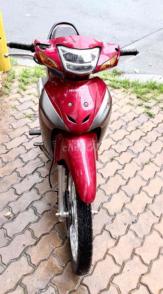 Honda Wave S 100 с гонконгскими номерами на владельца